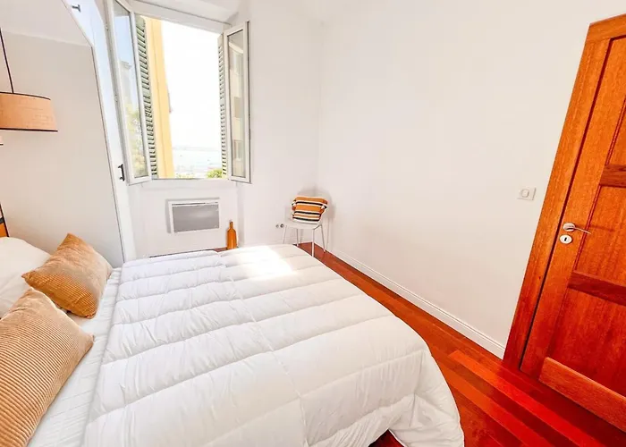 Alba - Glimpse Of The Sea Sea Nearby *