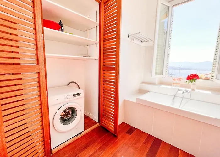 Alba - Glimpse Of The Sea Sea Nearby